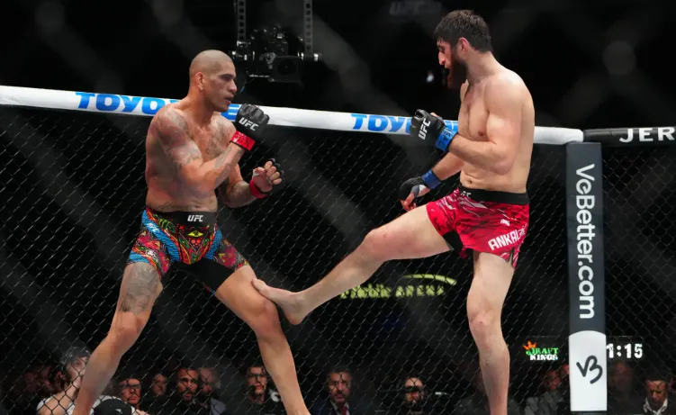 Cover Image for Pereira Ends Verbal Feud With Ankalaev in Stunning First-Round Finish