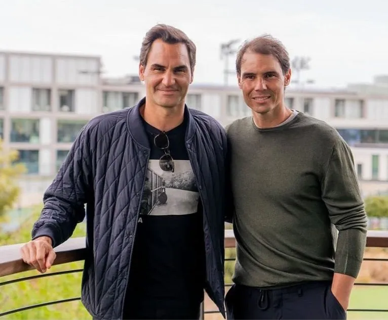 José Morón on X: "Hoy, Roger Federer se ha pasado por la academia de Rafa  Nadal en Manacor. Aquí, una instantánea del encuentro. Sí, muy bonito, pero  todos desearíamos verles ahora mismo