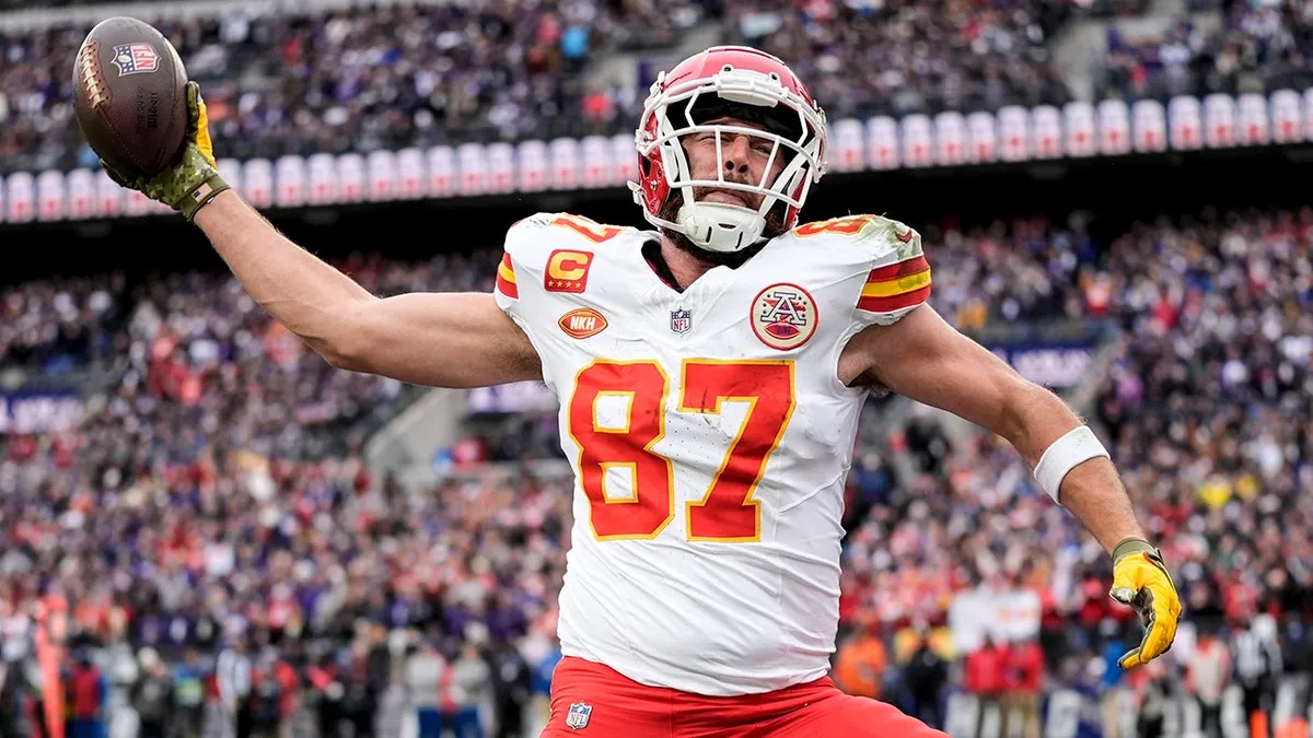 Prop bet pins Travis Kelce Super Bowl receptions against Taylor Swift's ...