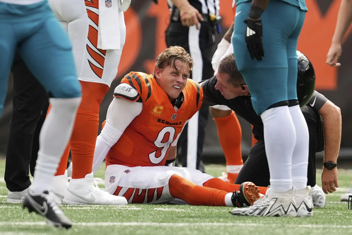 Bengals seeking opinions on Joe Burrow's toe after injury vs. Jaguars, AP  source says | KSL.com