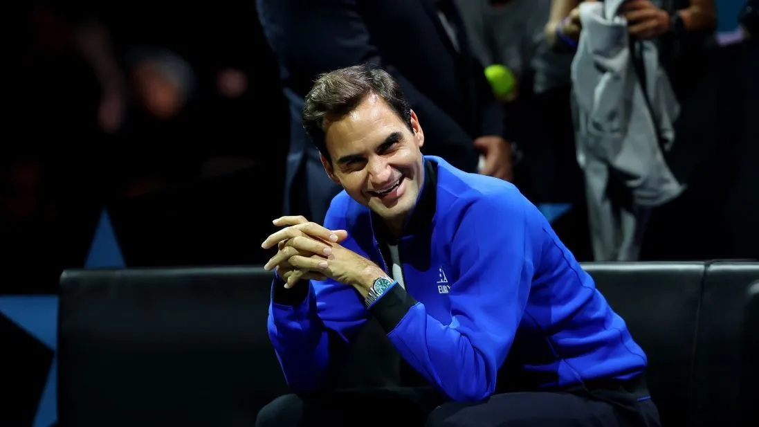Roger Federer : un opérateur téléphonique suisse rend hommage à la carrière du GOAT d'une façon très étonnante | GQ France