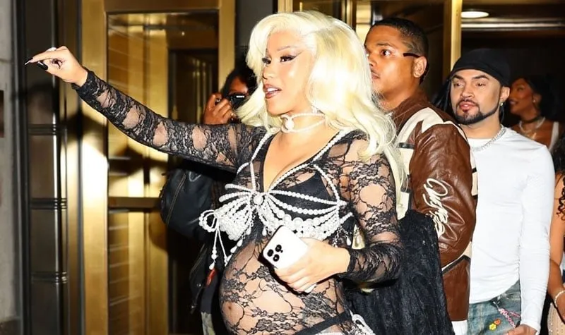 임신 중에 Cardi B는 “드라마입니까?” 앨범 릴리스 파티 Cardi B ...