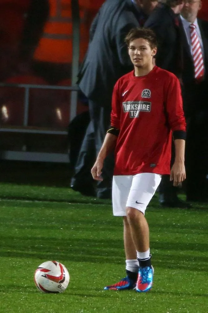 Louis Tomlinson Buys Doncaster Rovers F.c.