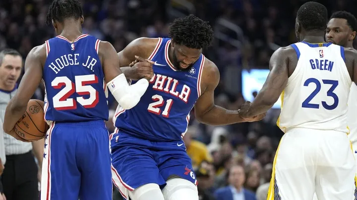 Joel Embiid bị ngã vào đầu gối chấn thương: Rời xa cuộc đua danh hiệu MVP?