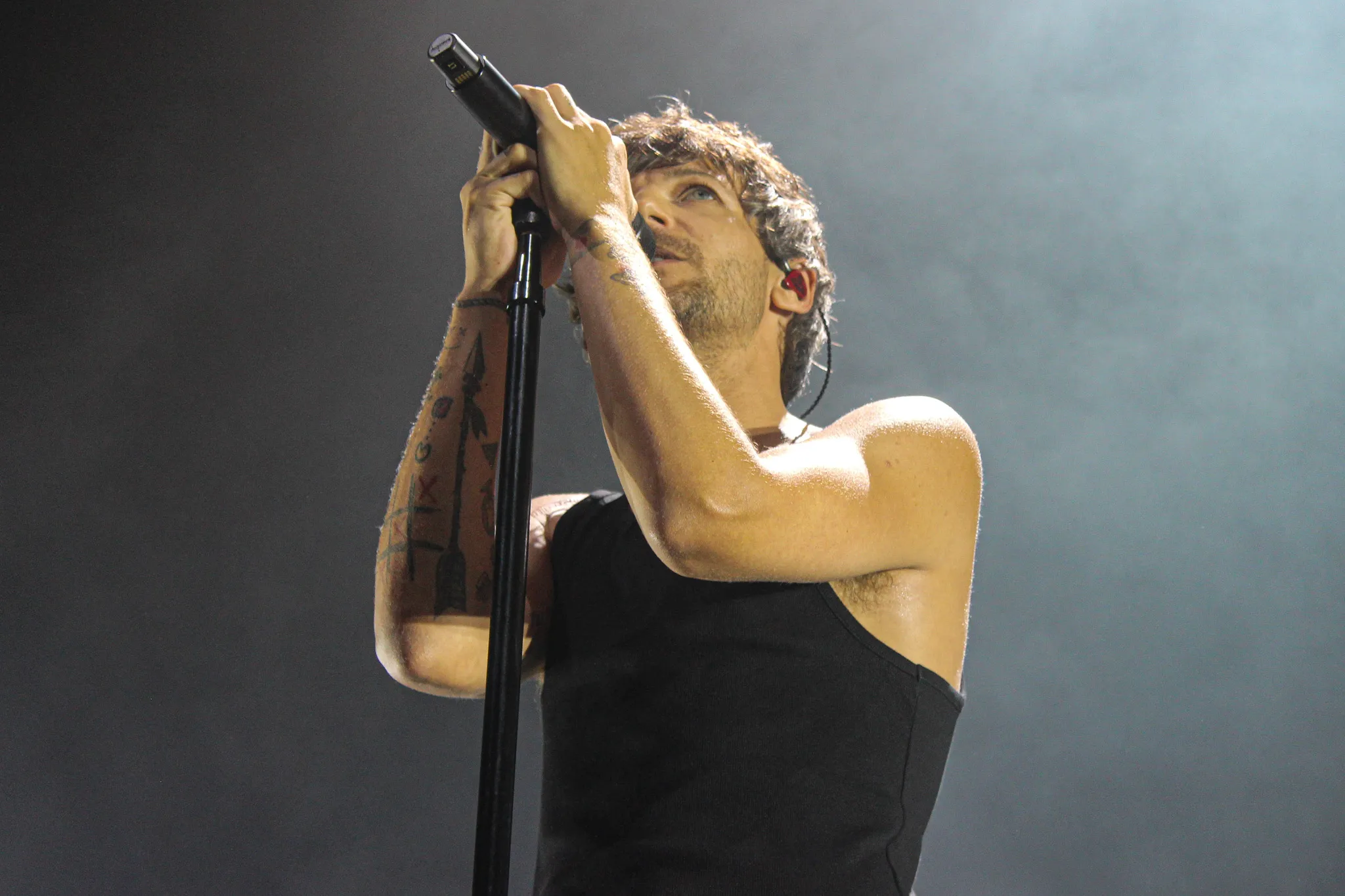 Front of the Line: Dedicated Louis Tomlinson fans find inspiration at  Boston show | GBH