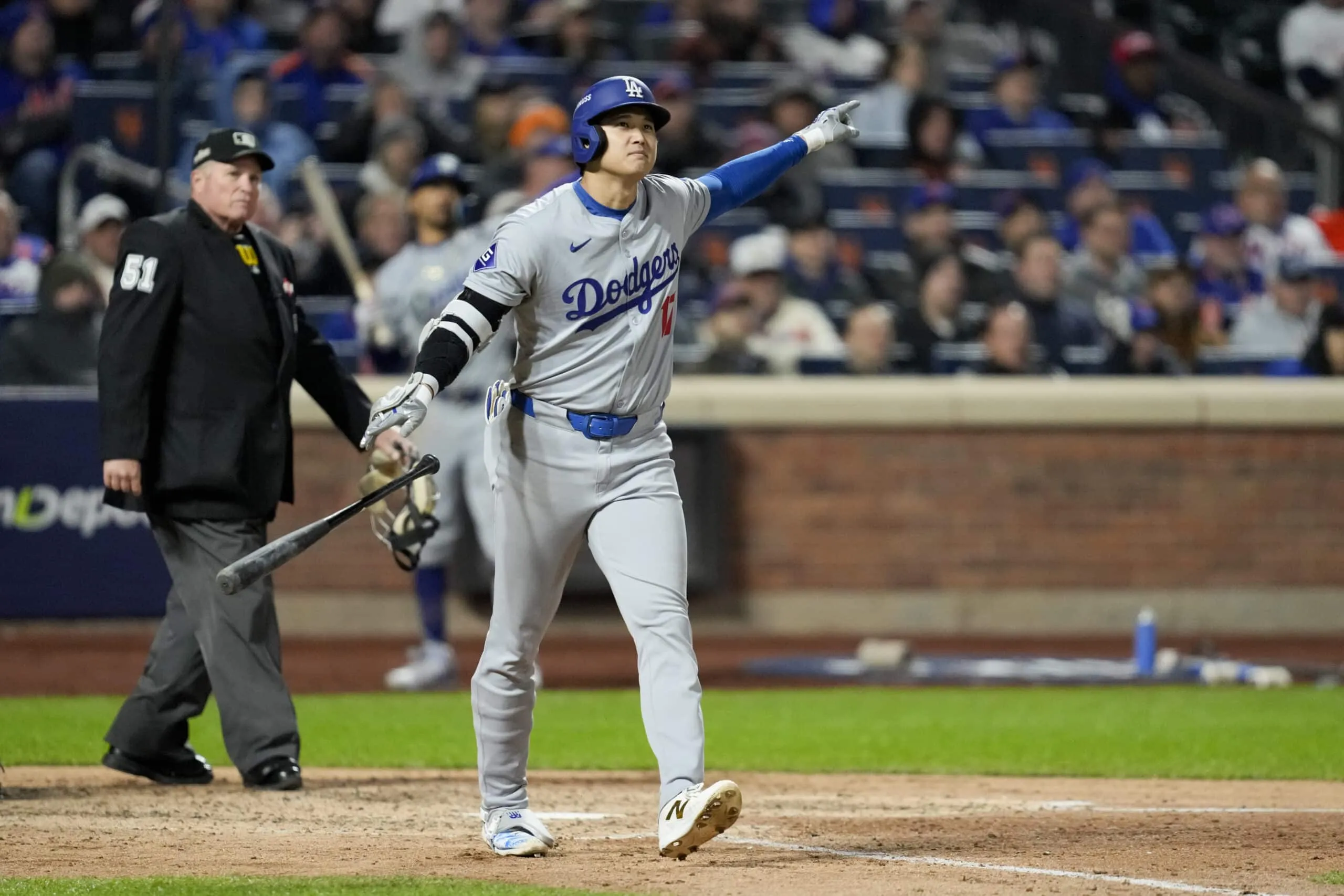 MLB: Shohei Ohtani về đích giúp Dodgers dẫn trước 2-1 tại NLCS