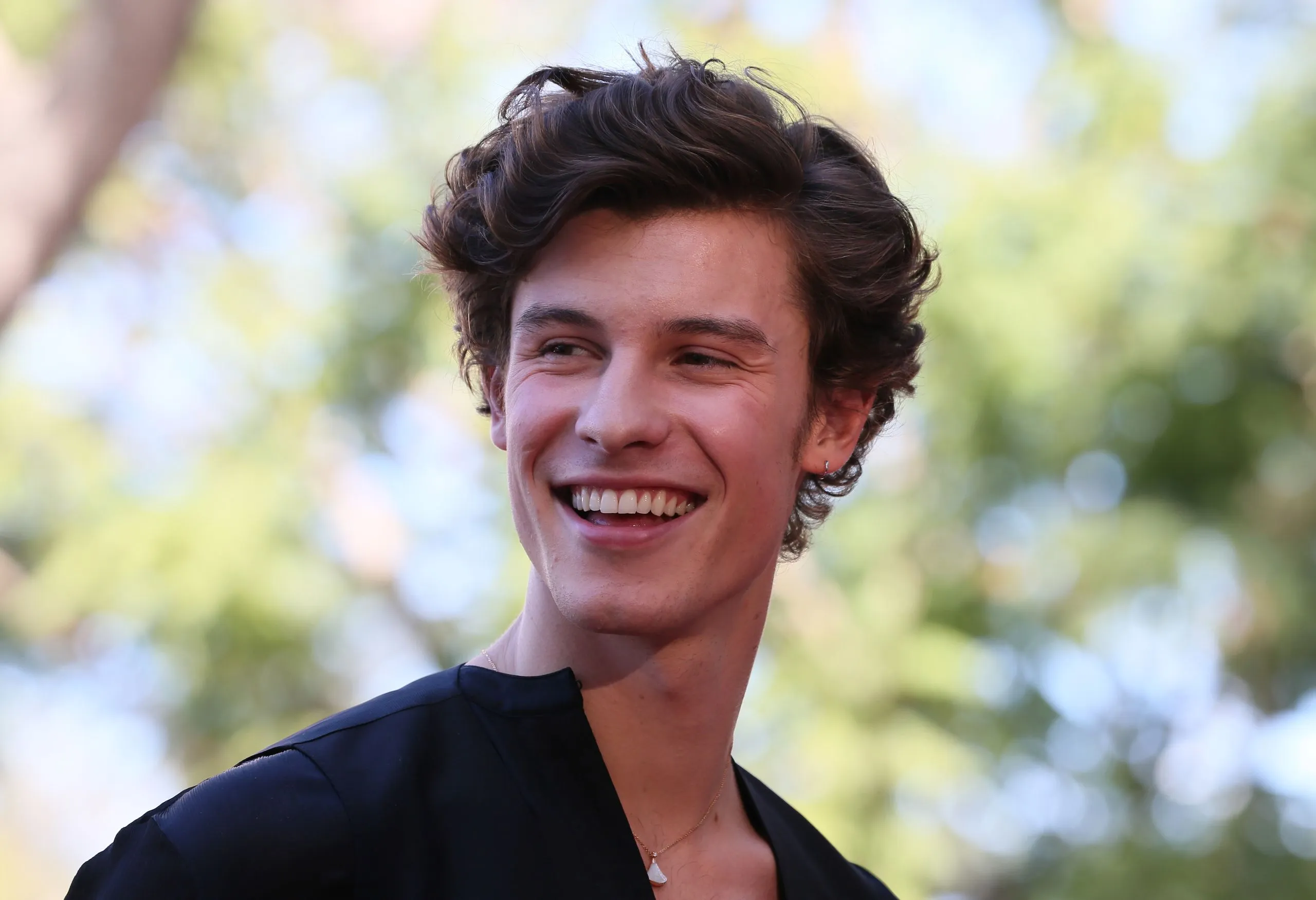 Shawn Mendes Reveals He's Struggling to Show Up as His “100% True Honest  Unique Self” | Vanity Fair