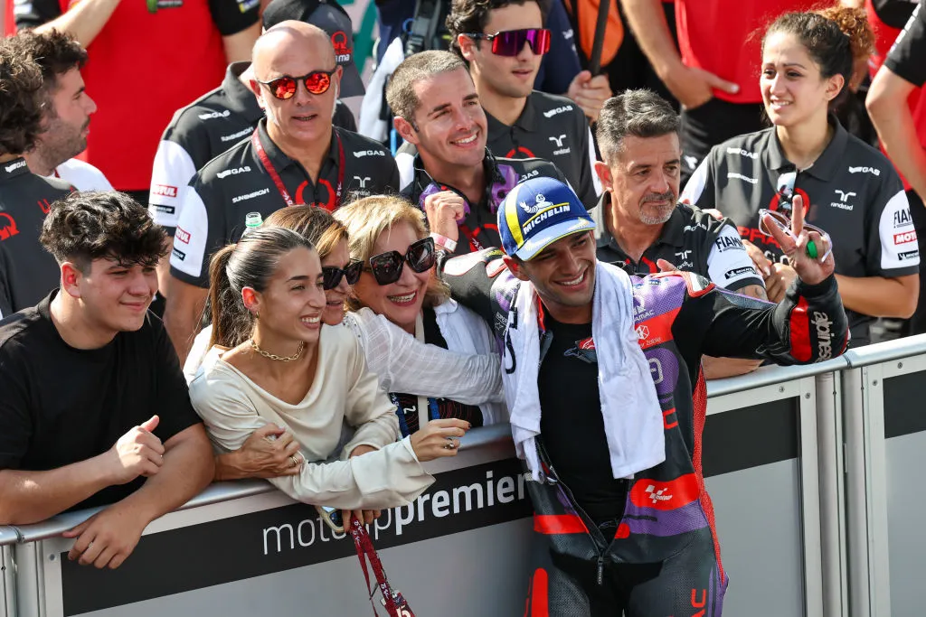 La madre de Jorge Martín reivindica a su hijo tras ser campeón del mundo:  "En Ducati han sido injustos con él" | Motociclismo | Cadena SER