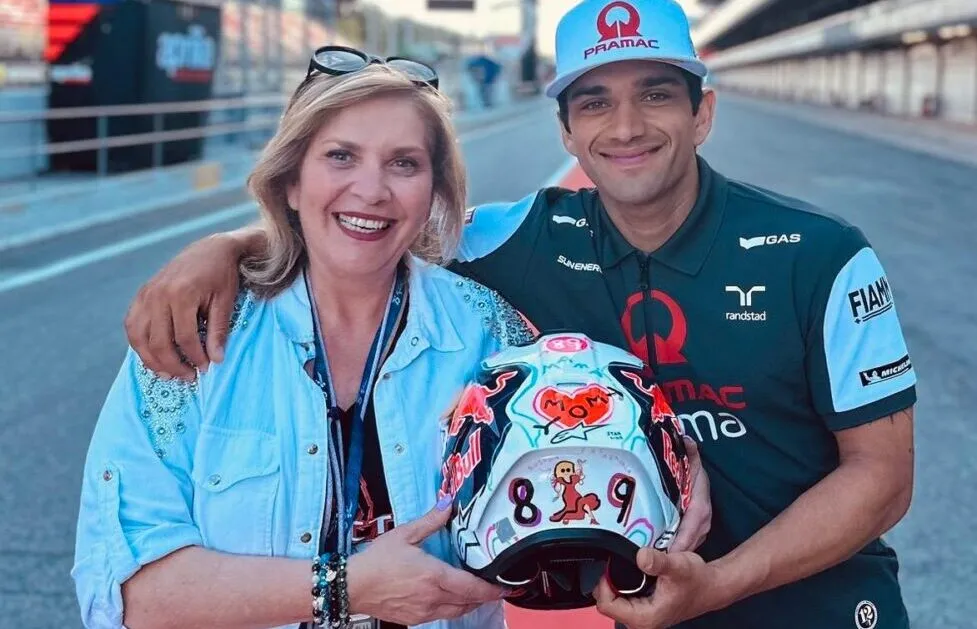 Susana Almoguera, la madre de Jorge Martín: "En los circuitos debería haber  una capilla" - Artículo 14