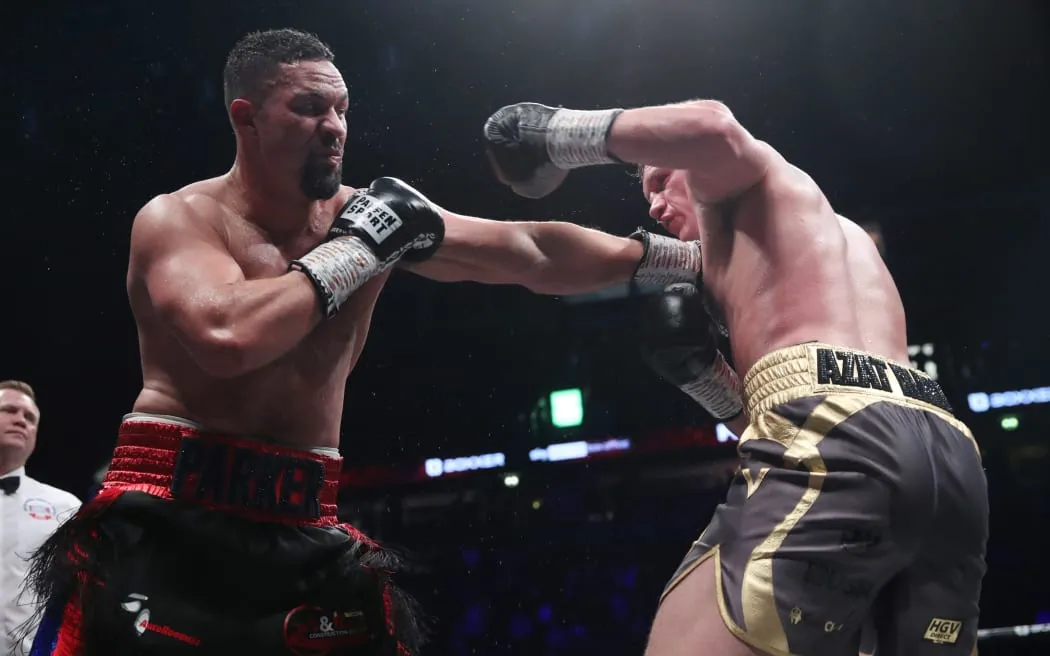 Joseph Parker holds off heavyweight hopeful | RNZ News