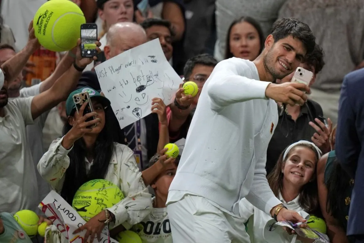 Alcaraz stretches Wimbledon win streak to 18 matches | The Associated Press