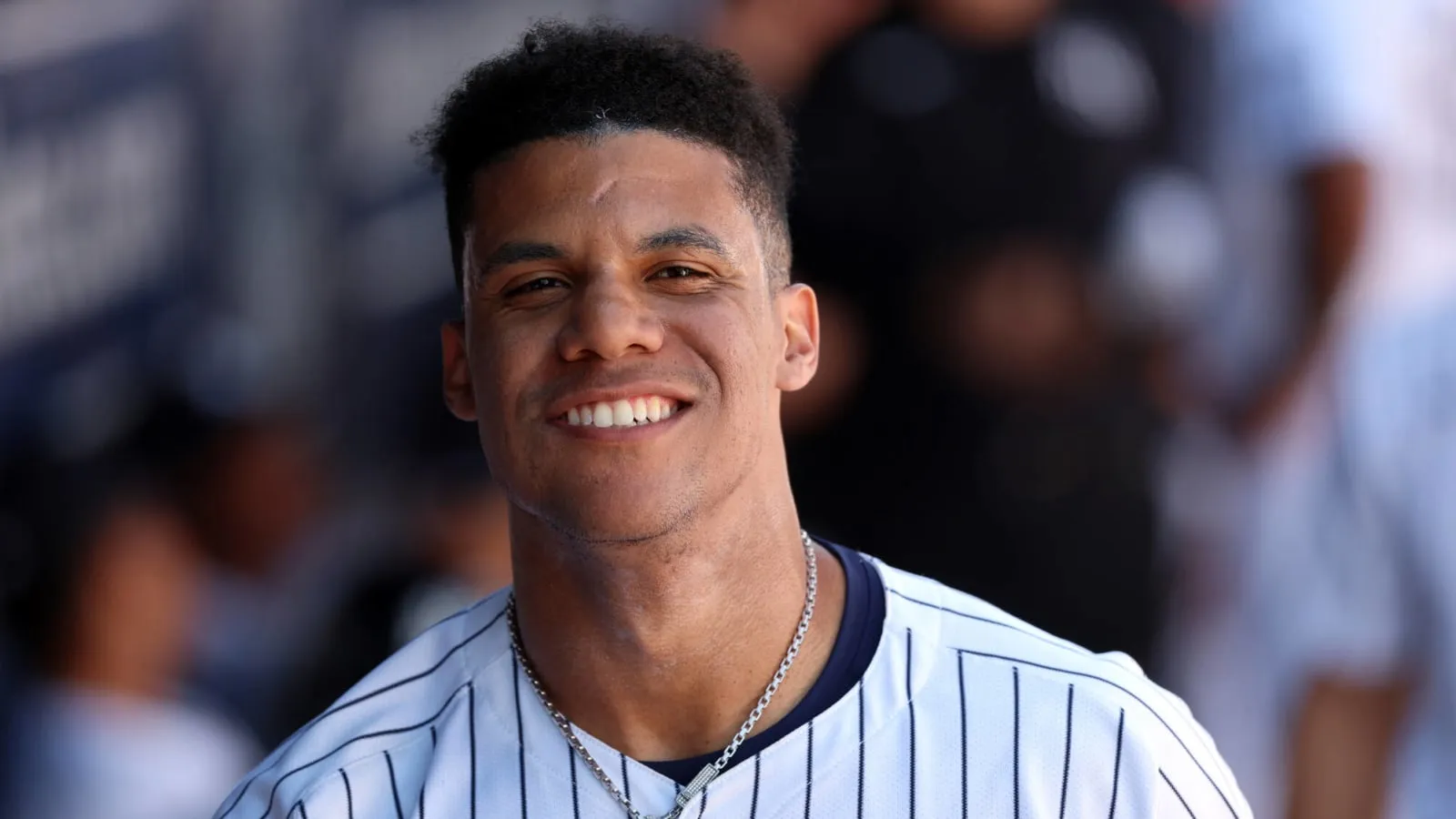Liệu những người hâm mộ này có thể thuyết phục Juan Soto tiếp tục chơi cho Yankee sau năm 2024 không? | Yardbarker