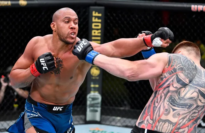 Ciryl Gane đánh bại ứng viên Alexander Volkov, nhăm nhe ngôi vương tại hạng  nặng UFC