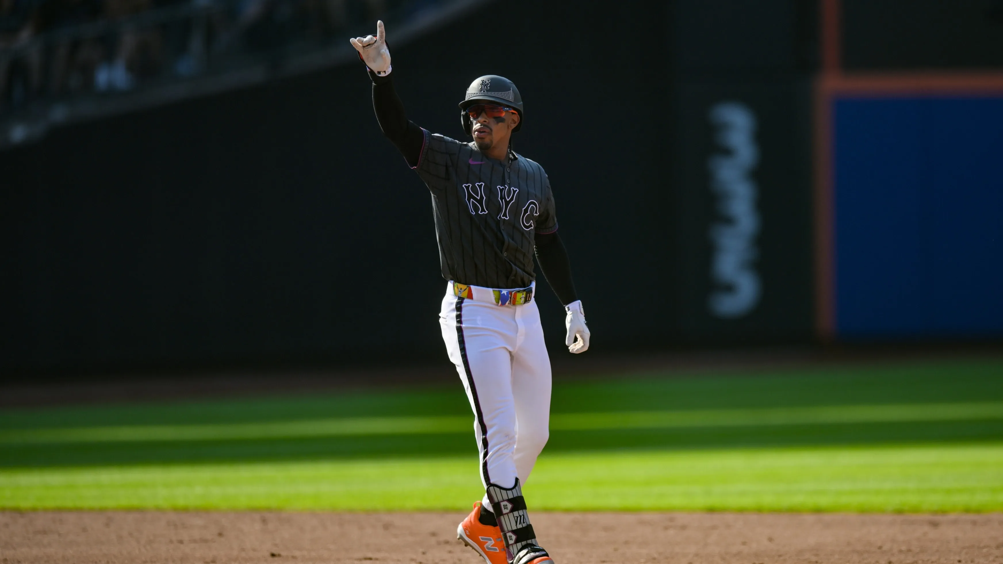 Francisco Lindor stays hot, Mets support Nolan McLean's ...