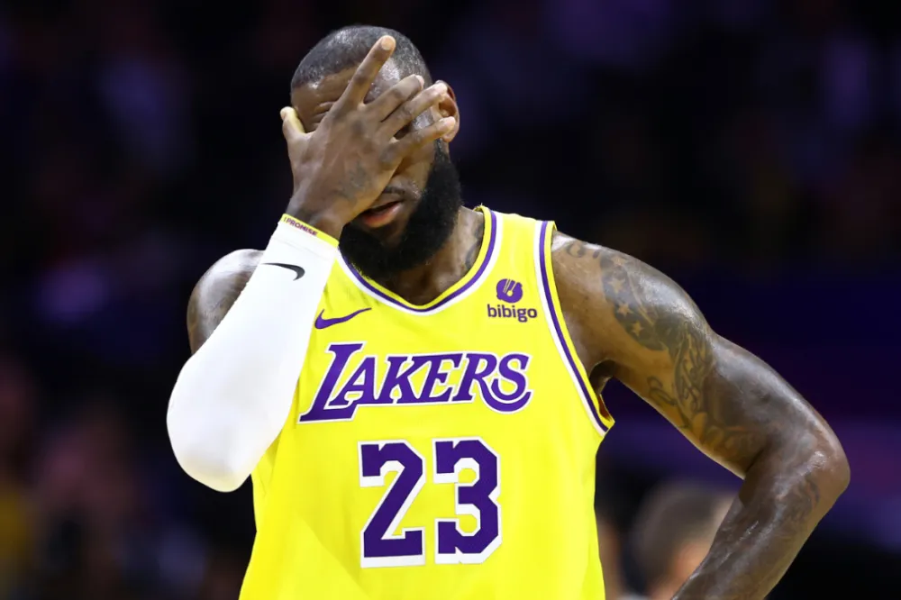 LeBron James lập kỷ lục nhưng trải qua thất bại tệ nhất sự nghiệp, gửi lời  cảnh tỉnh đến Lakers