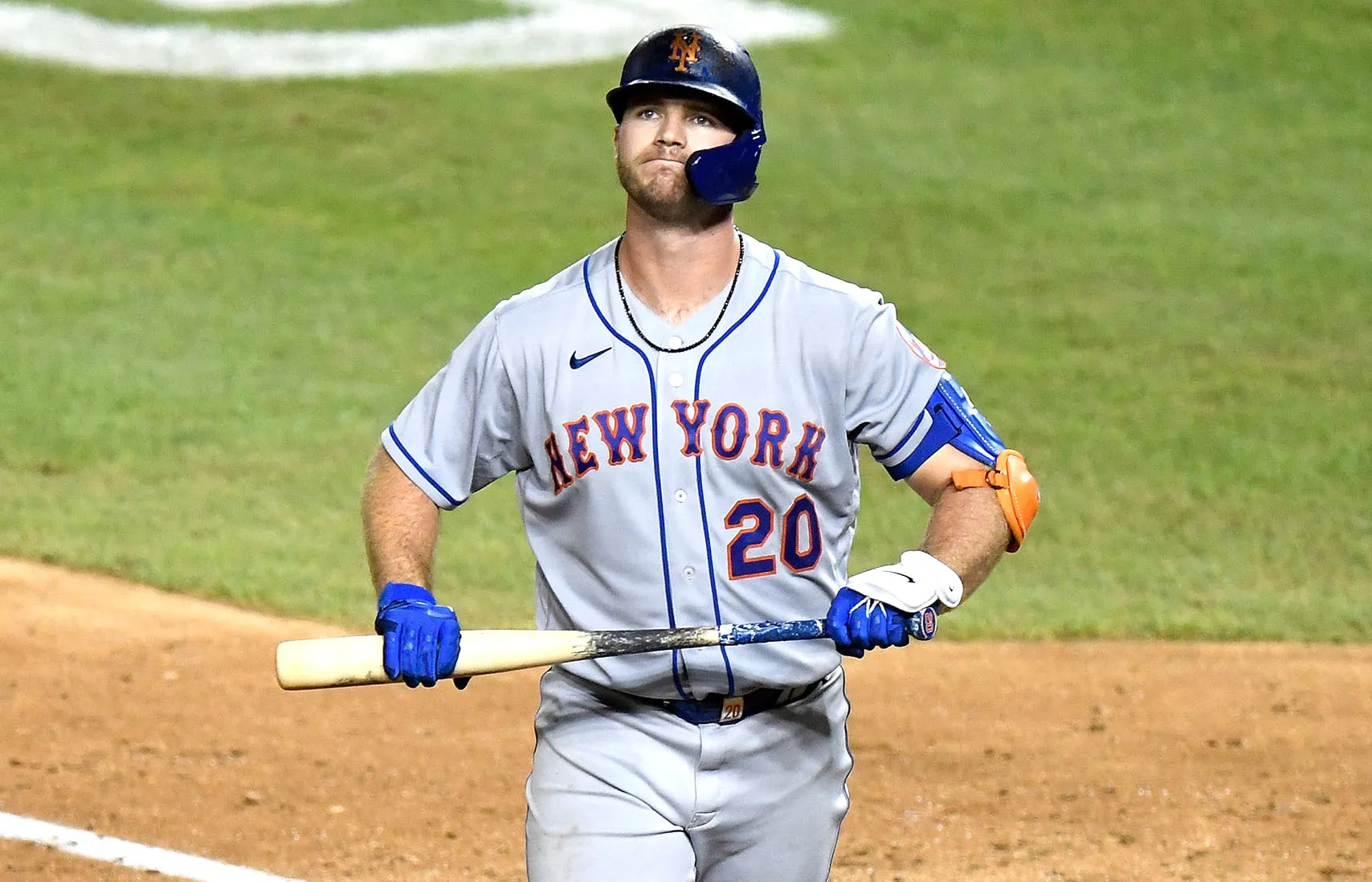 Tại sao Pete Alonso vẫn chưa được Mets để mắt đến