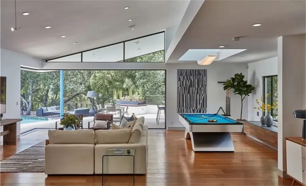 Podcast king Adam Carolla lists his Southern California home ...