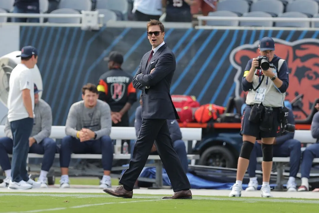 Tom Brady leaves FOX NFL viewers stunned with 'kick the dog' comment ...