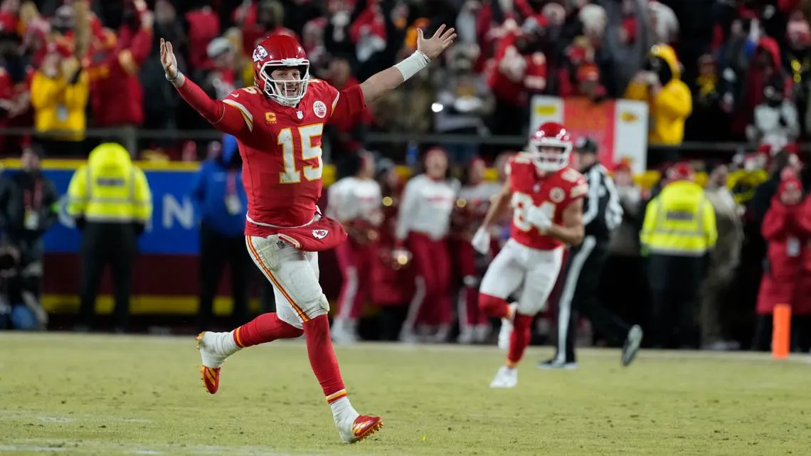 Chiefs advance to 3rd straight Super Bowl, beat Bills 32-29 | ksdk.com