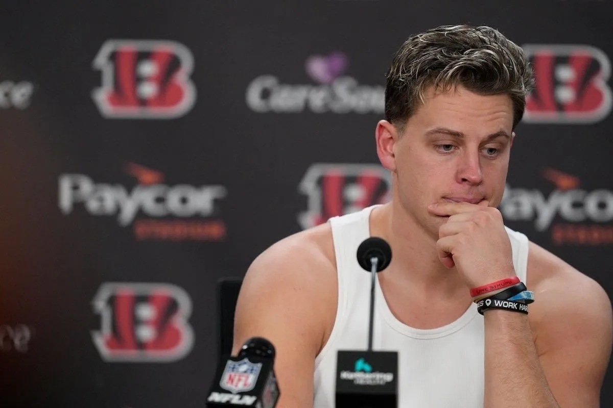 i can do it with a broken heart 💔🥹✨ on X: "Ahora según un SS directo con  Deuxmoi la información para confirmar que Joe Burrow y OP siguen juntos fue  de una