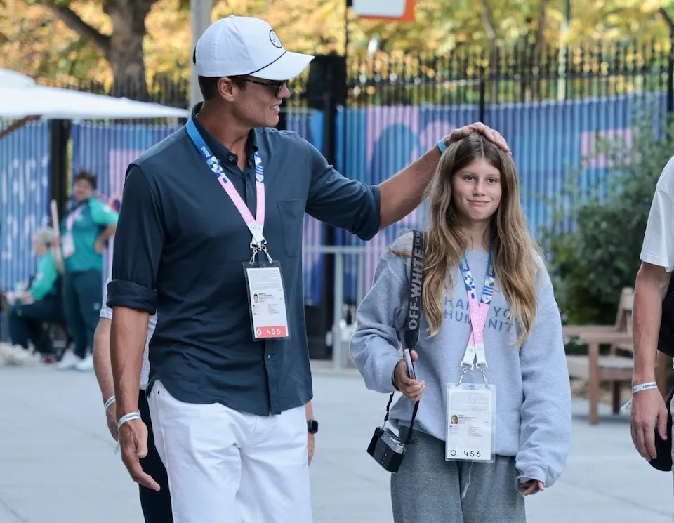 Tom Brady shares adorable selfie with his daughter Vivian, his 'favorite  co-pilot'