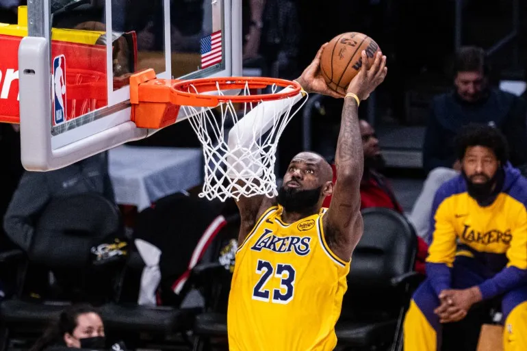 Report: LeBron James expected to remain with Lakers this season |  Basketball News | Al Jazeera