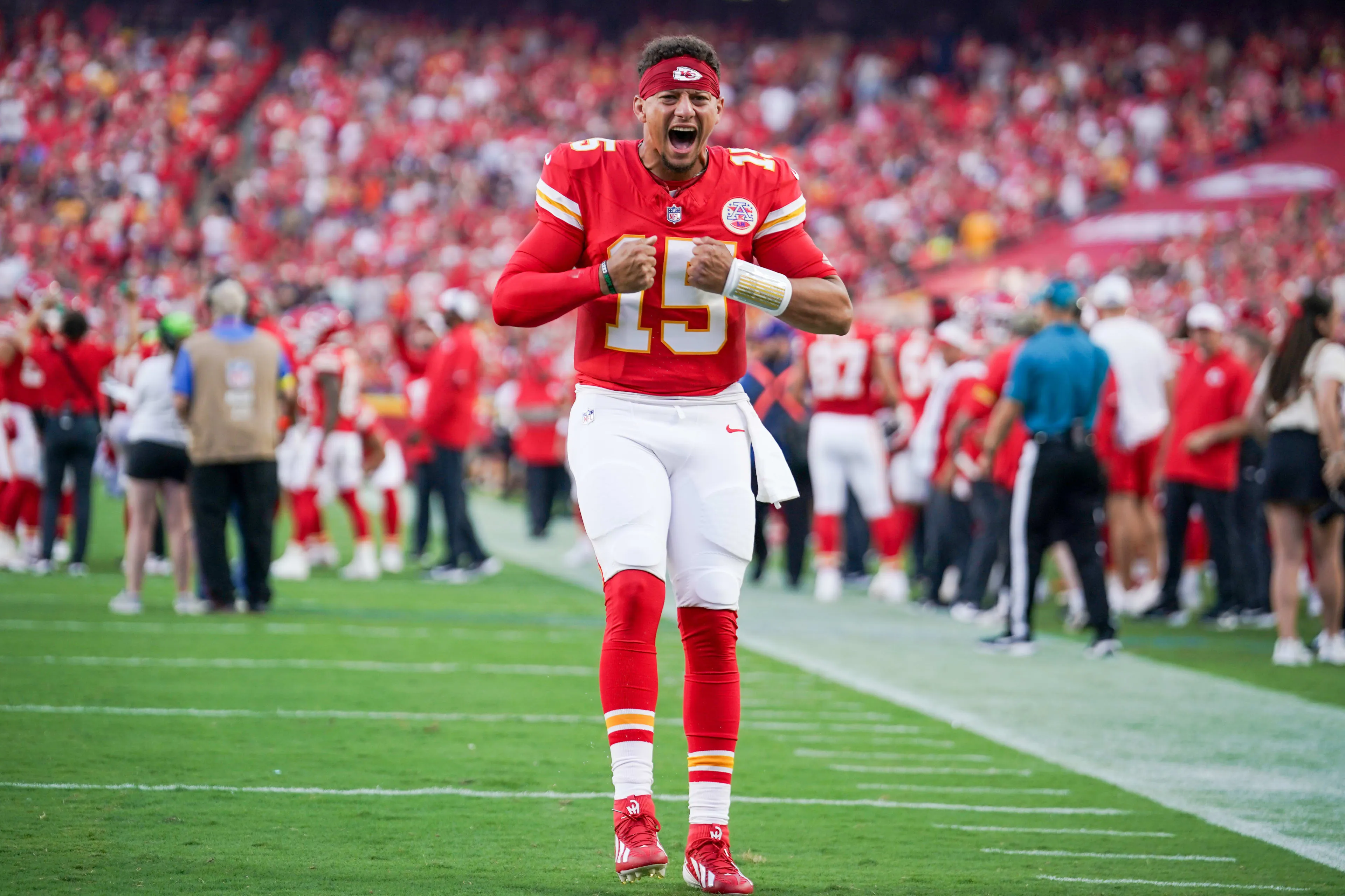Kansas City Chiefs QB Patrick Mahomes has opportunity to break multiple NFL  records in Week 1 matchup vs. Chargers - A to Z Sports