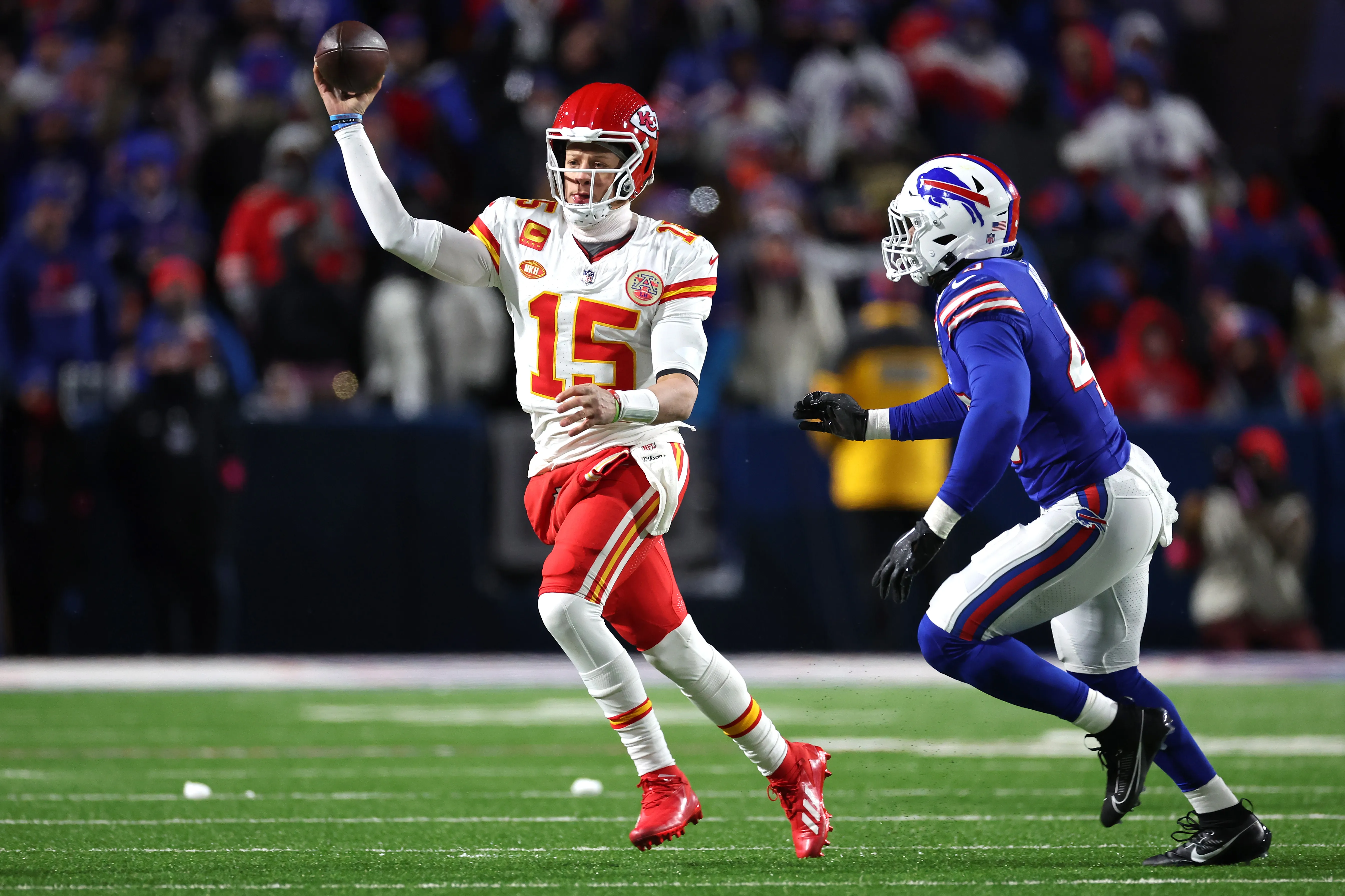 Patrick Mahomes' petty two-word response to Bills star's trash talk has NFL  fans saying the same thing | talkSPORT