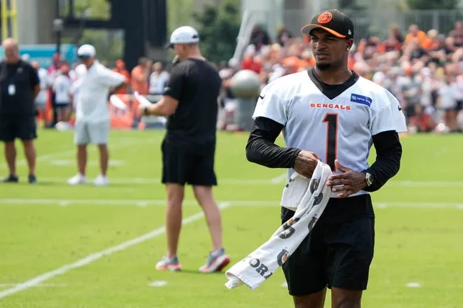 NFL insider explains why he thinks Ja'Marr Chase practiced, then stopped  again