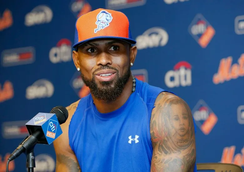 Reyes rejoins Mets, gets warm hand in return from suspension | The Seattle  Times