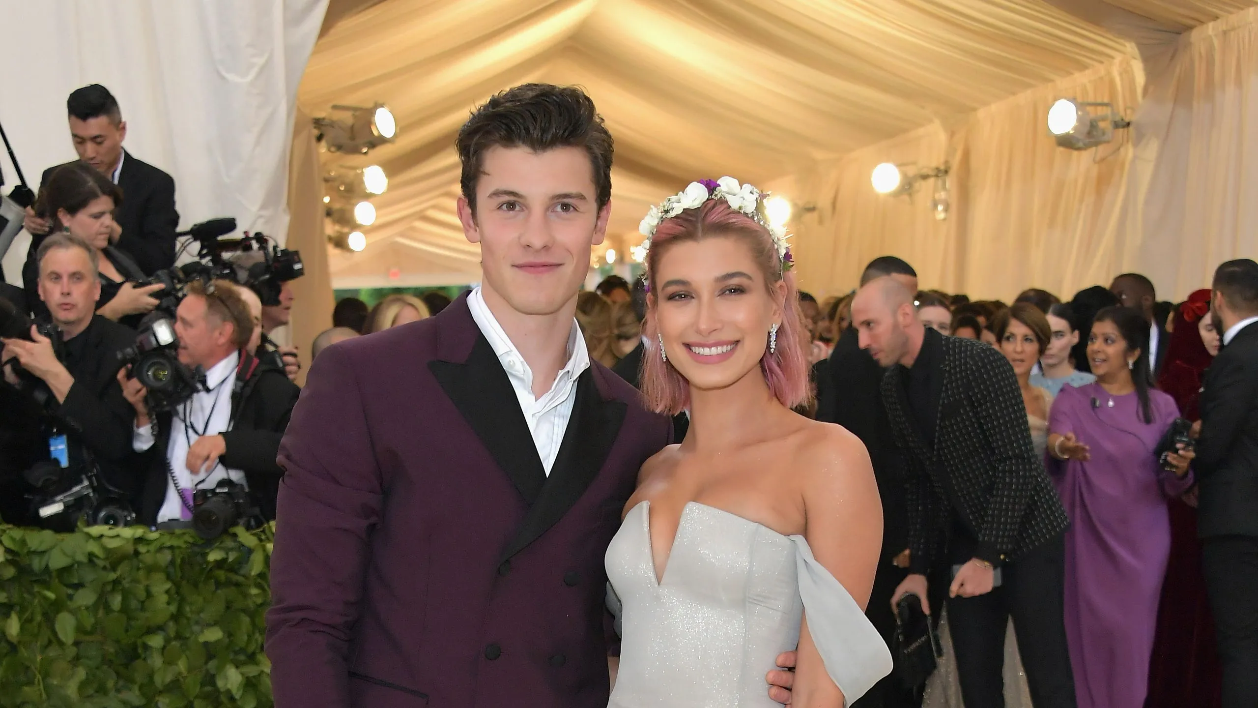 Shawn Mendes Called His Relationship With Hailey Bieber a "Zone of Limbo" |  Teen Vogue