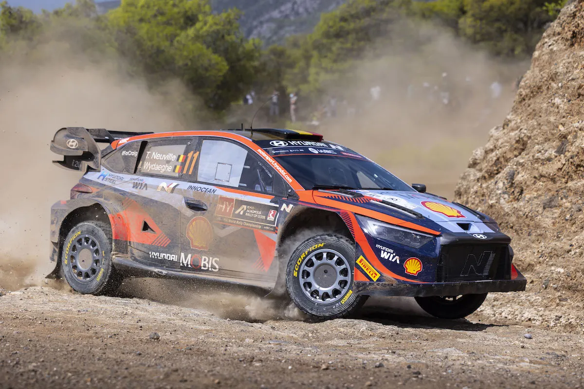 WRC - Rally da Acrópole: Neuville e Ogier em uma luta acirrada