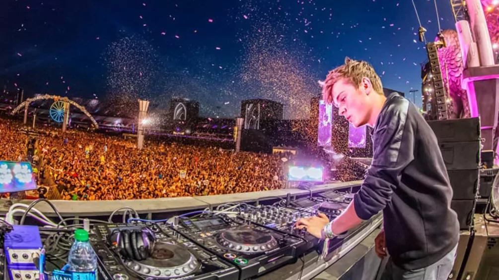 Martin Garrix closes Tomorrowland 2017's Main Stage: Watch | DJ Mag