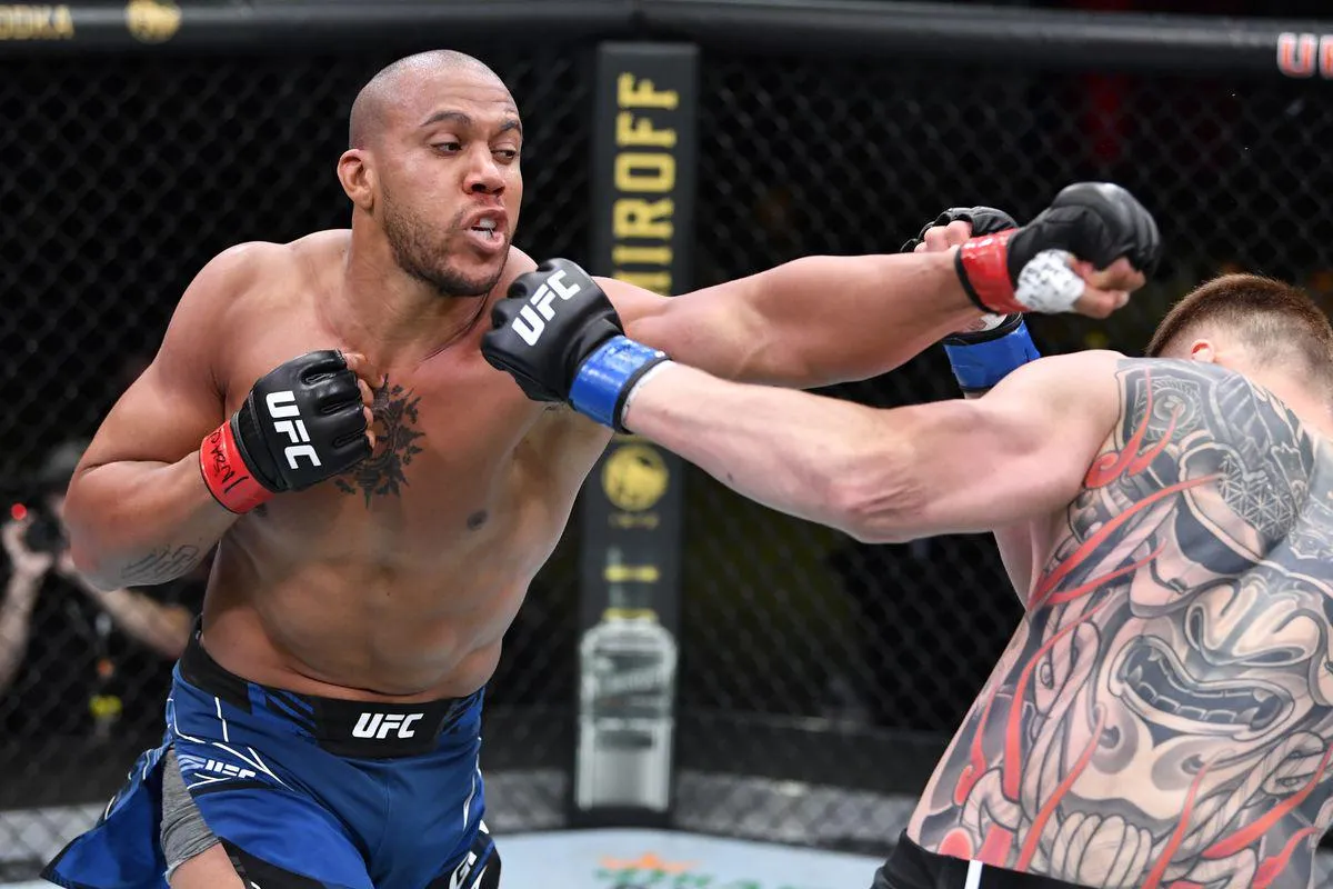 Hot take, Ciryl Gane beats Tom Aspinall btw : r/ufc