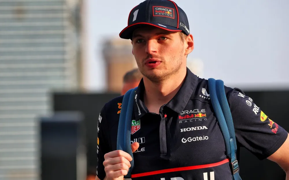 F1: Max Verstappen cảnh báo Red Bull về tương lai của anh sau các chặng đua  tiếp theo | CHUYÊN TRANG THỂ THAO