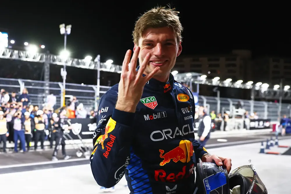 F1: Max Verstappen giành ngôi vô địch thế giới lần thứ 4 liên tiếp | CHUYÊN  TRANG THỂ THAO