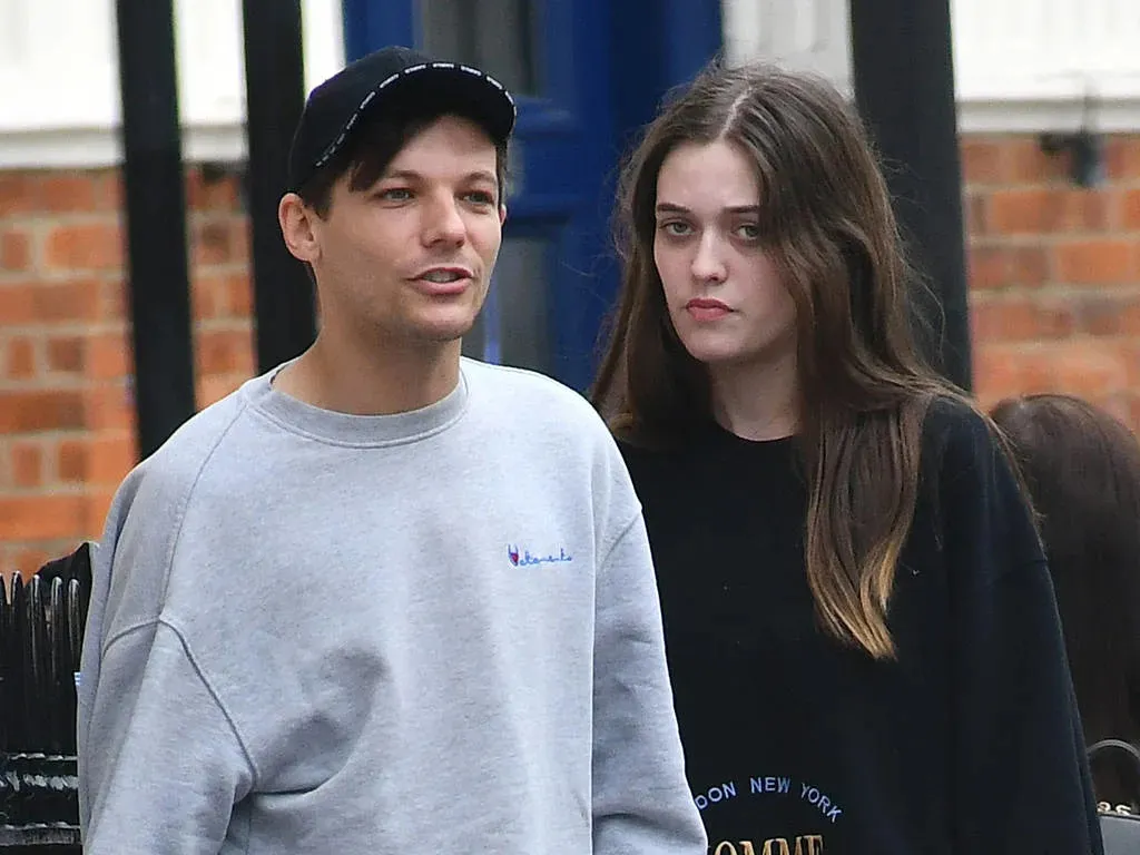 Fallece la hermana de 18 años de Louis Tomlinson