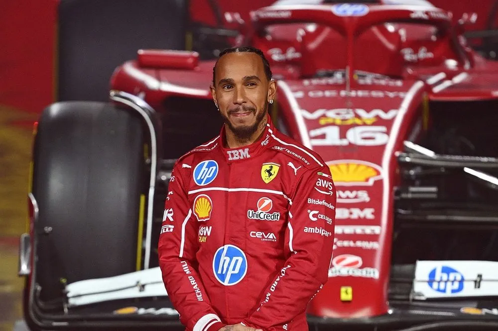 F1: Lewis Hamilton tự tin khi hướng đến vinh quang cùng đội đua Ferrari |  CHUYÊN TRANG THỂ THAO