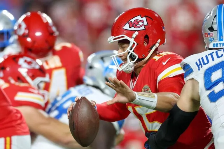 NFL: Patrick Mahomes' Four-TD Night Lifts The Chiefs Over The Lions