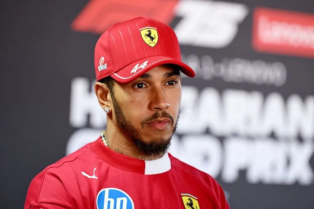 Đua Công thức 1: Hamilton đua tệ ở Ferrari vì đâu?