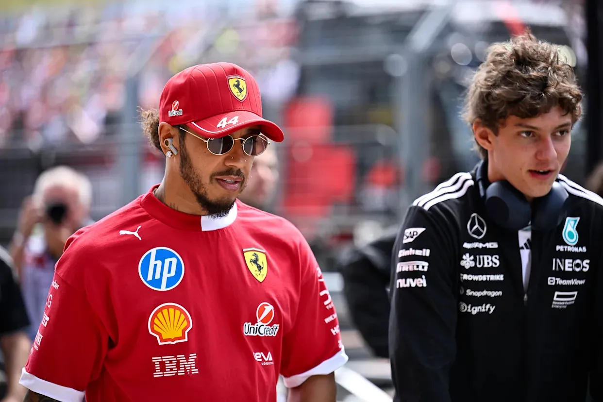 Lewis Hamilton promete "seguir adelante" en publicación al final del receso  de verano de la F1
