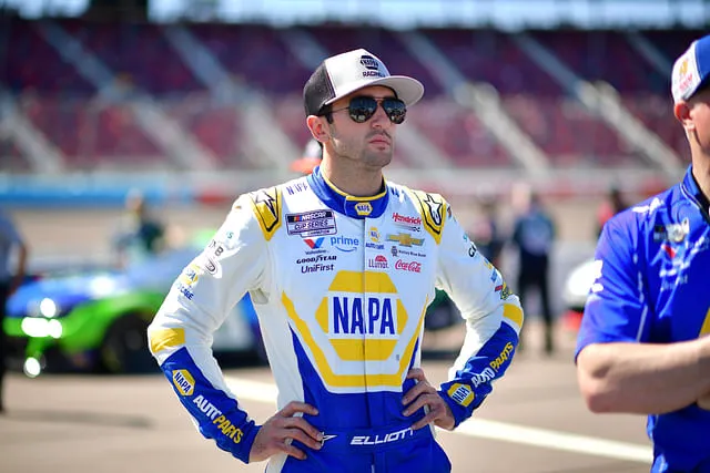Chase Elliott's Vegas history shows promise but victory remains elusive