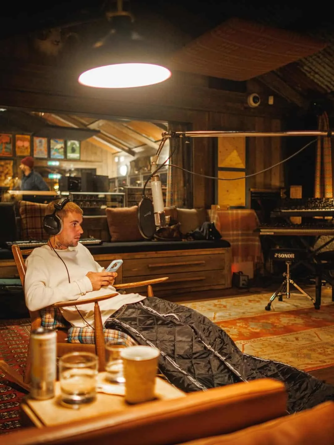 Justin Bieber Teases Studio Comeback with New Snaps - That Grape Juice