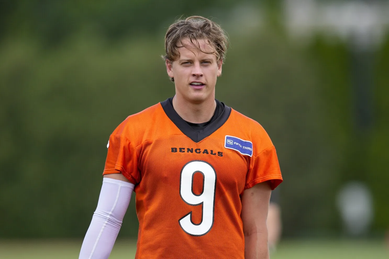 Bengals QB Joe Burrow not rushing rehab of his surgically repaired wrist |  AP News