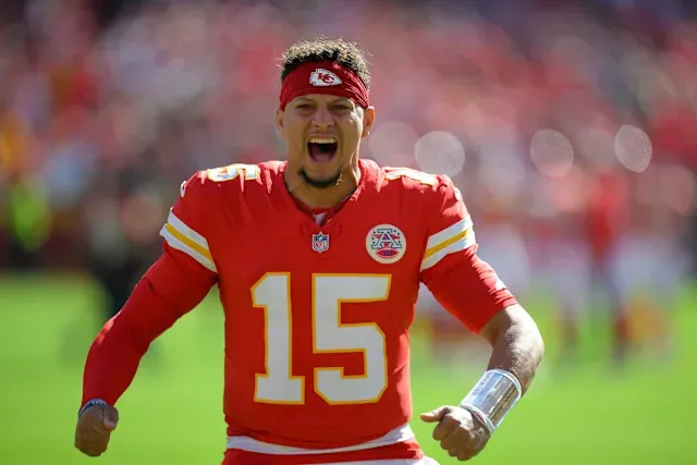 Week 7 Booms and Busts: Patrick Mahomes' return to fantasy football glory  punctuated by another stellar performance - Yahoo Sports