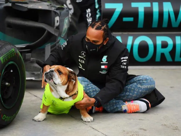 Lewis Hamilton - Tay đua F1 số 1 thế giới tiêu tiền như thế nào?