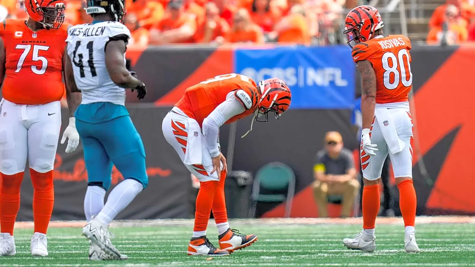 Bengals' Joe Burrow suffers toe injury against Jaguars | Yardbarker