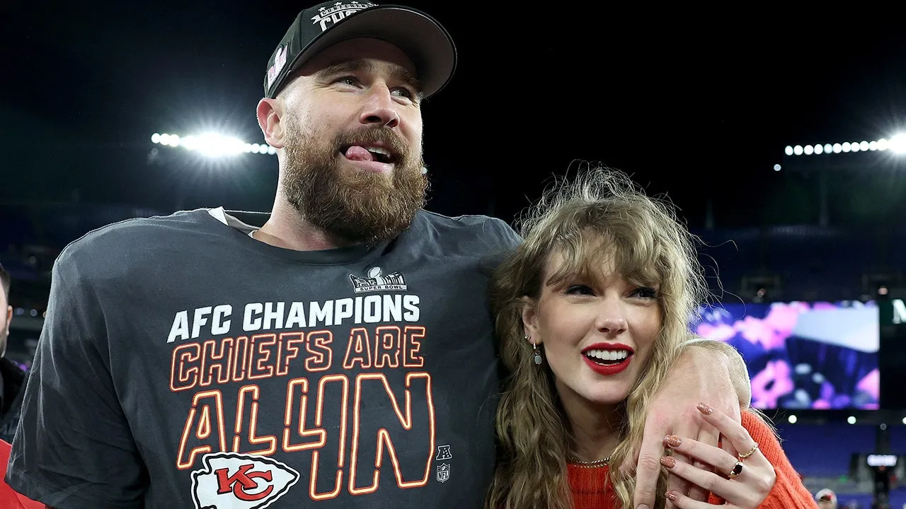 Taylor Swift dẫn đầu WAGs Super Bowl với tư c&aacute;ch l&agrave; qu&yacute; c&ocirc; của Travis Kelce