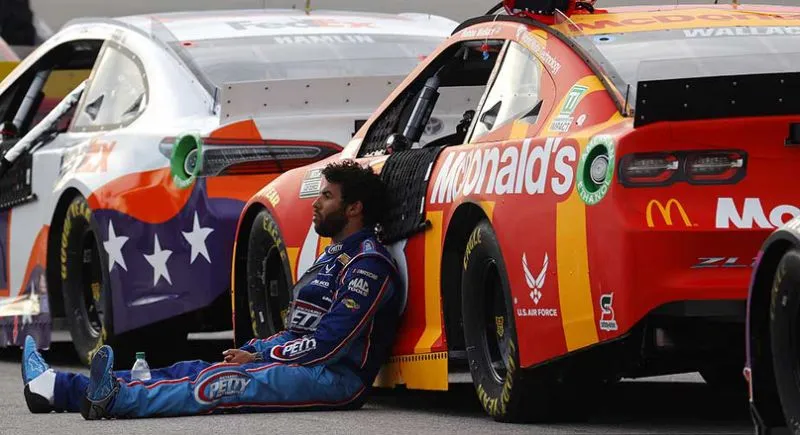 Phẫn nộ với thòng lọng treo cổ ở giải đua xe NASCAR của Mỹ