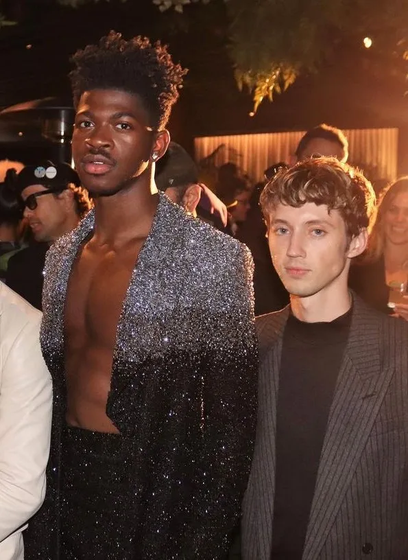 Info Troye on X: "Troye Sivan com Lil Nas X no GQ Men of the Year na  quinta-feira. https://t.co/OVLlRzk248" / X